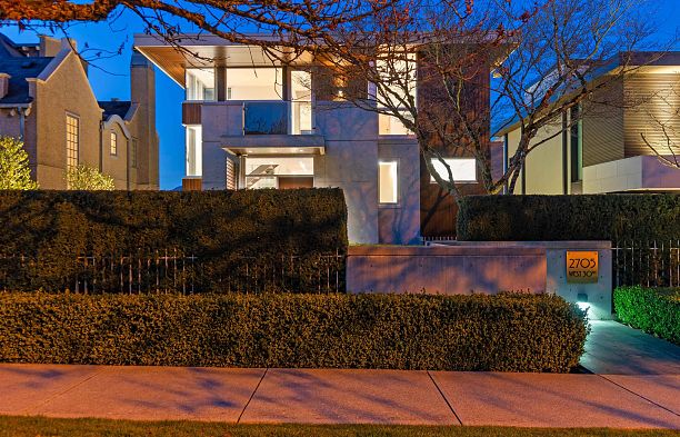 2705 W 30th Avenue MacKenzie Heights