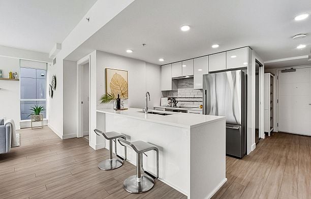 372 438 W King Edward Avenue Cambie