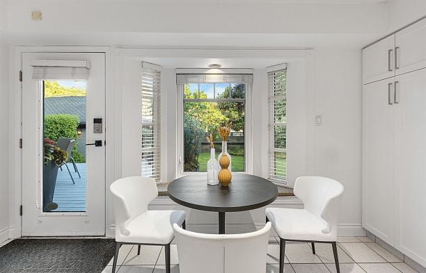 2318 Oliver Crescent Arbutus