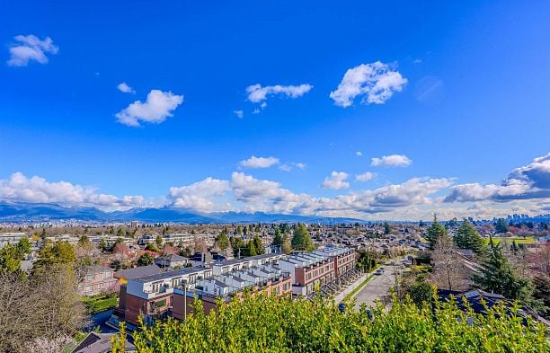 208 4408 Cambie Street Cambie