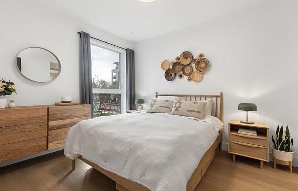 205 5089 Quebec Street Main