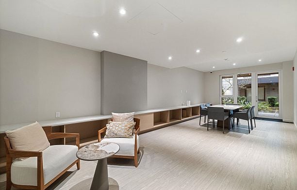 105 5383 Cambie Street Cambie