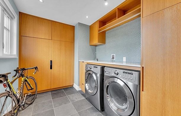 57 W 17th Avenue Cambie