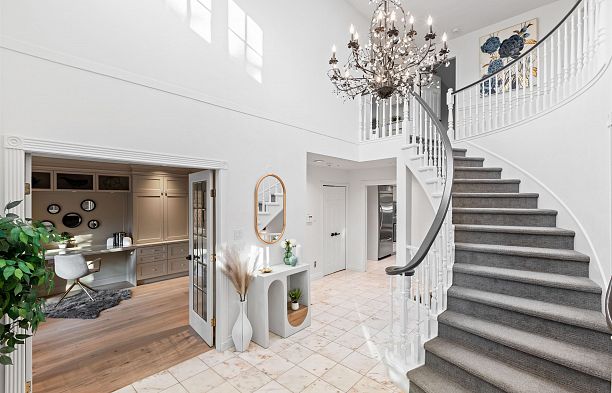 2318 Oliver Crescent Arbutus