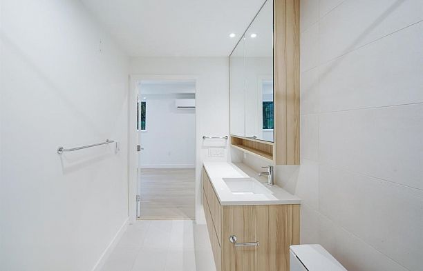 871 33 Avenue Cambie