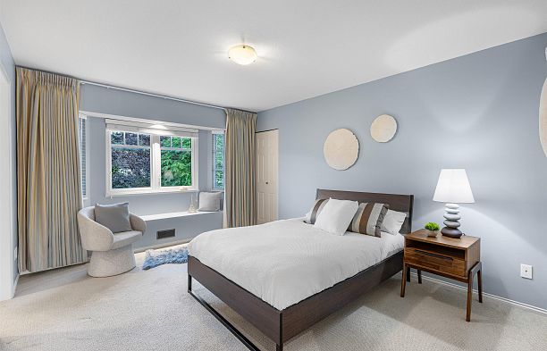 2318 Oliver Crescent Arbutus