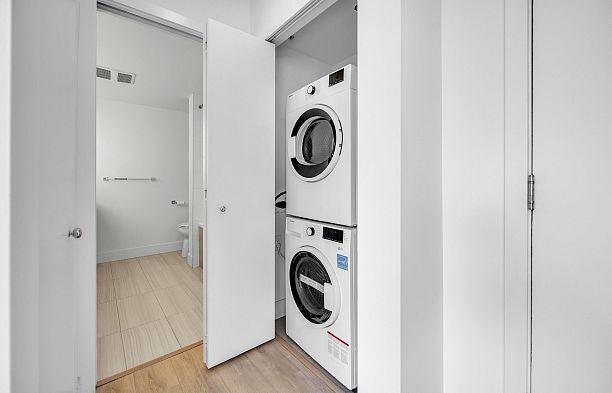 1405 1788 Columbia Street False Creek