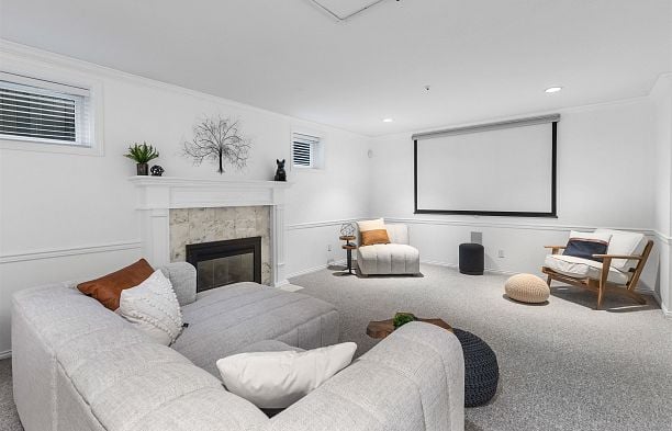 2318 Oliver Crescent Arbutus