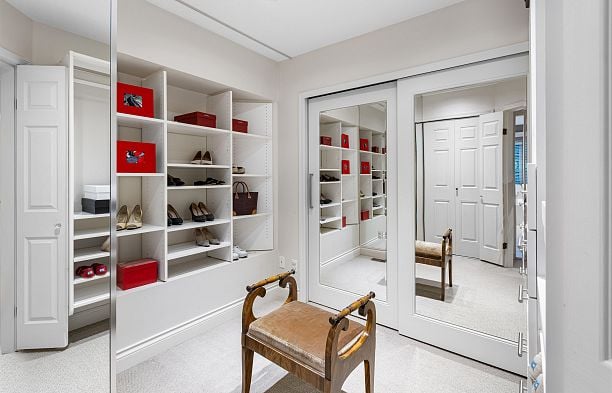 2318 Oliver Crescent Arbutus