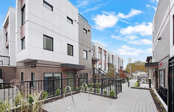 871 33 Avenue Cambie