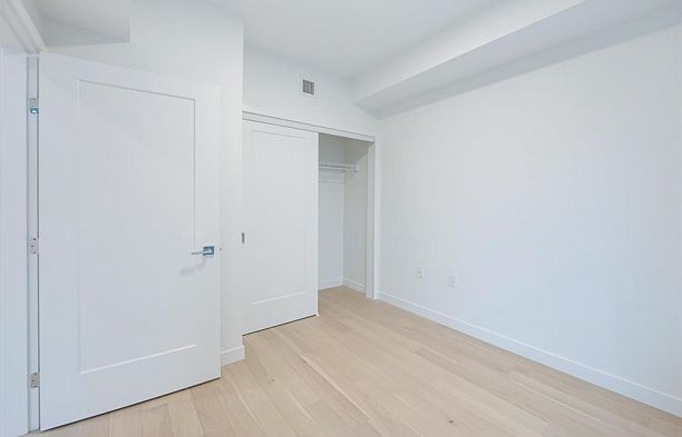 871 33 Avenue Cambie