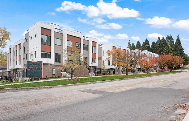 871 33 Avenue Cambie