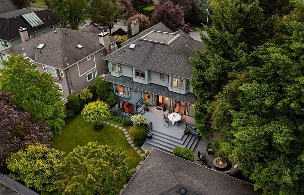 2318 Oliver Crescent Arbutus