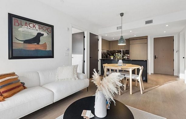 205 5089 Quebec Street Main