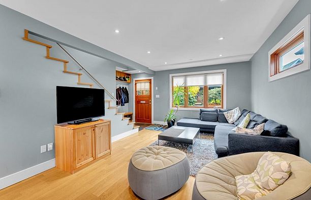 57 W 17th Avenue Cambie