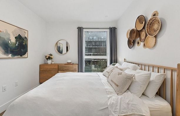 205 5089 Quebec Street Main