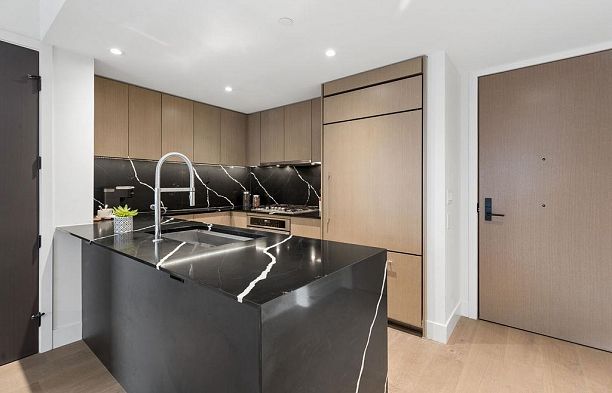 205 5089 Quebec Street Main