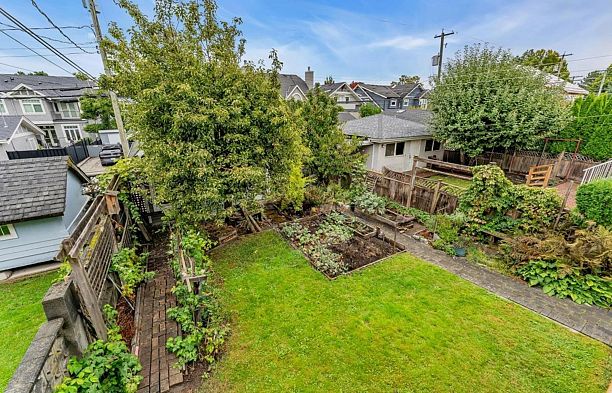 57 W 17th Avenue Cambie