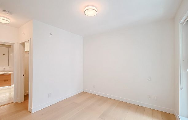 301 7128 Adera Street South Granville