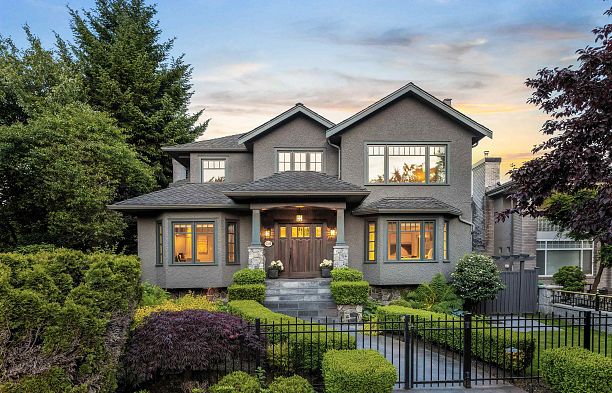 2318 Oliver Crescent Arbutus