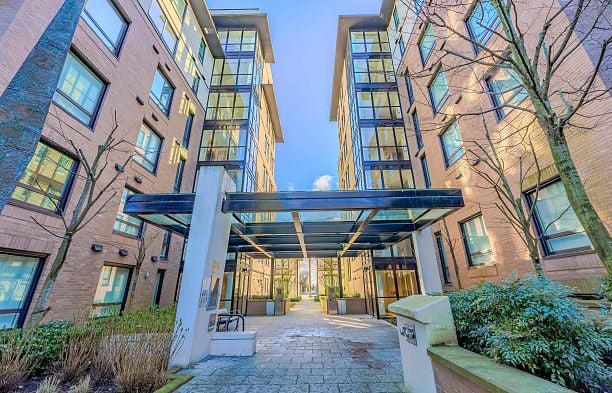 208 4408 Cambie Street Cambie