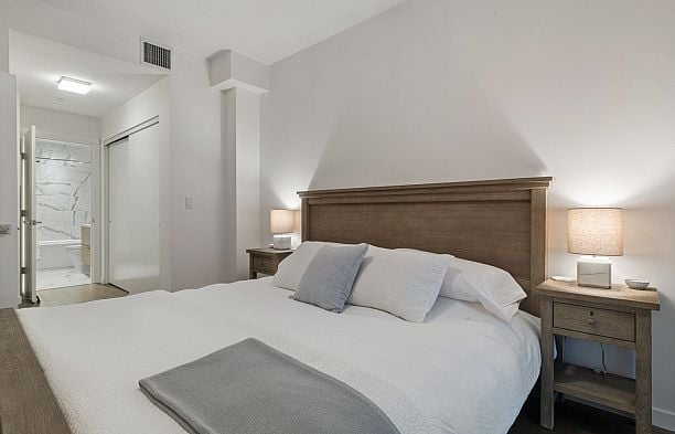 105 5383 Cambie Street Cambie