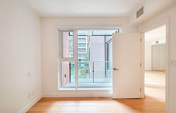 301 7128 Adera Street South Granville