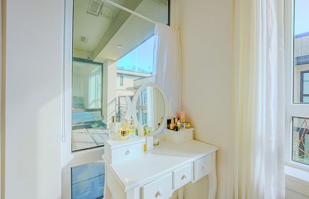 208 4408 Cambie Street Cambie