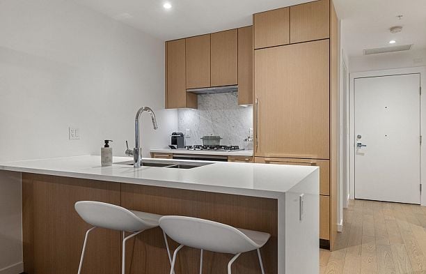 105 5383 Cambie Street Cambie