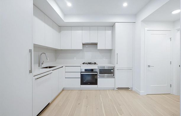 871 33 Avenue Cambie