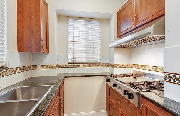 1088 W 42nd Avenue South Granville