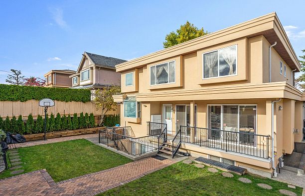 1088 W 42nd Avenue South Granville