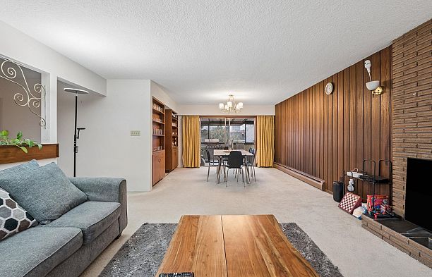 5606 Willow Street Cambie