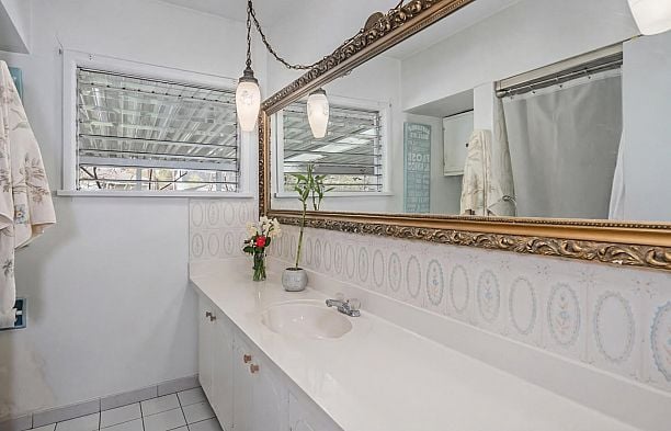 5433 Ash Street Cambie