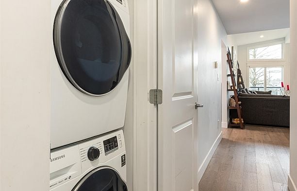 6360 Sophia Street Main