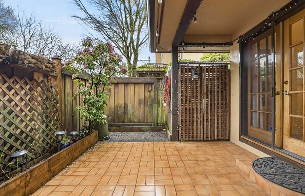 4 3301 W 16th Avenue Kitsilano