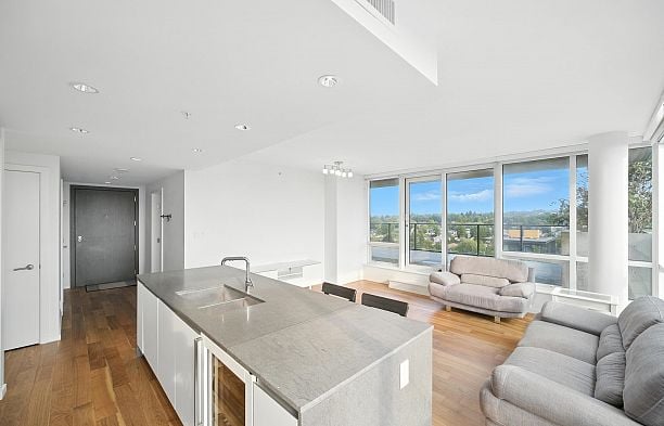 1502 8588 Cornish Street S.W. Marine