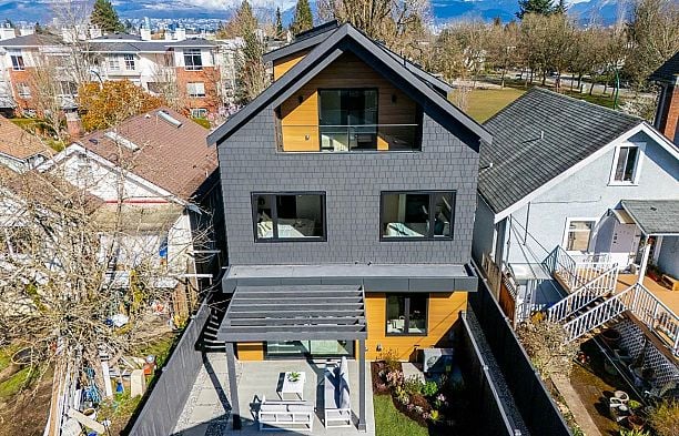 2 372 E 37th Avenue Main