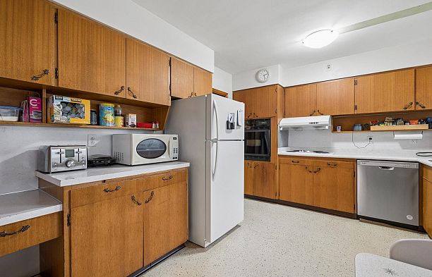 5606 Willow Street Cambie