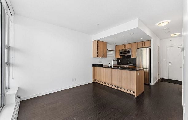 701 1708 Columbia Street False Creek