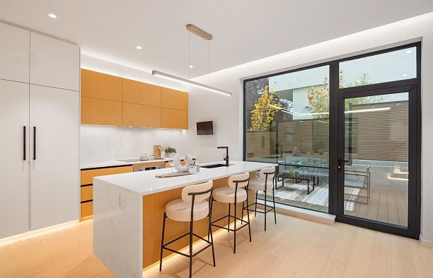 2 1595 W 66th Avenue S.W. Marine