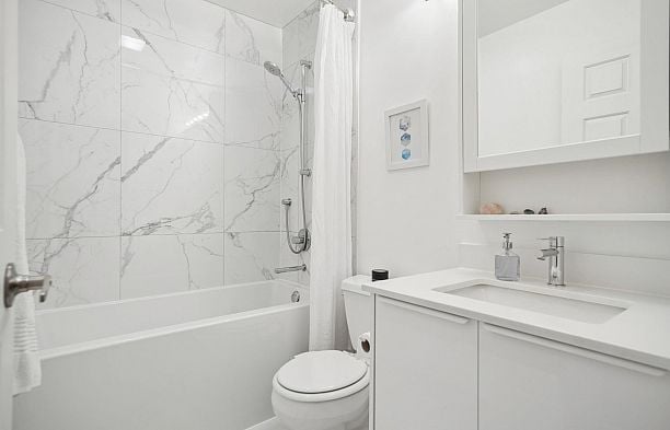 978 W 16th Avenue Cambie