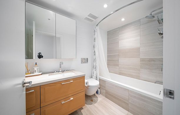 311 7228 Adera Street South Granville