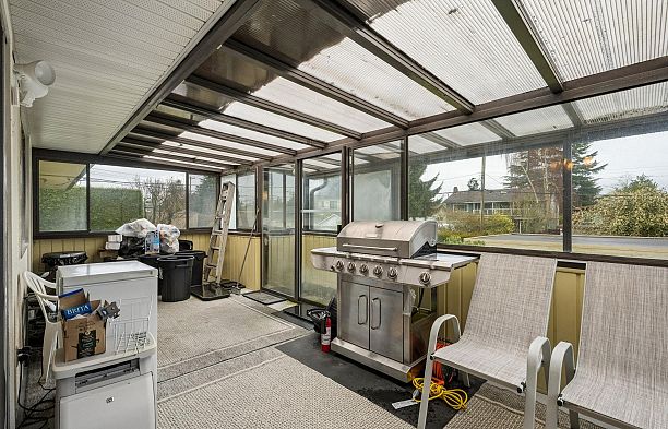 5606 Willow Street Cambie