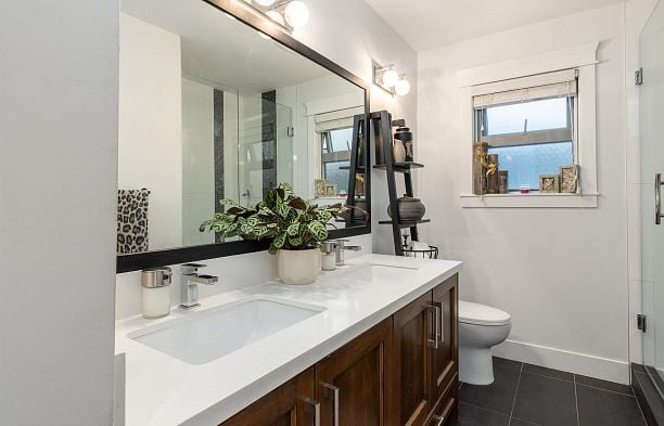 6360 Sophia Street Main