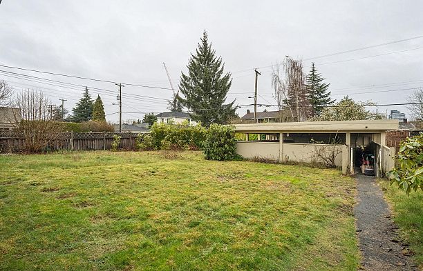 5606 Willow Street Cambie
