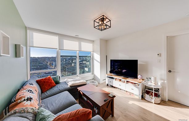 1507 1788 Columbia Street False Creek