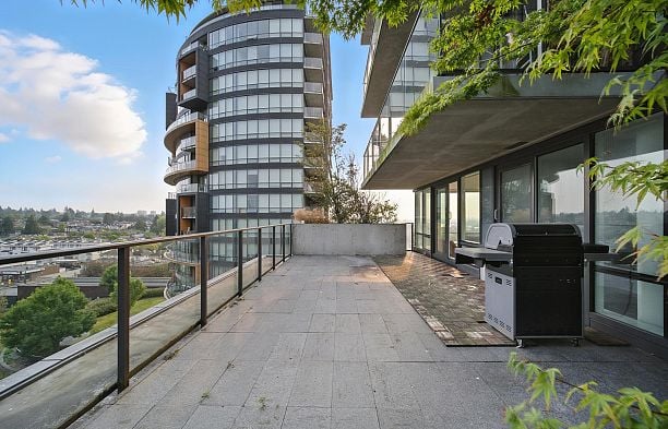 1502 8588 Cornish Street S.W. Marine