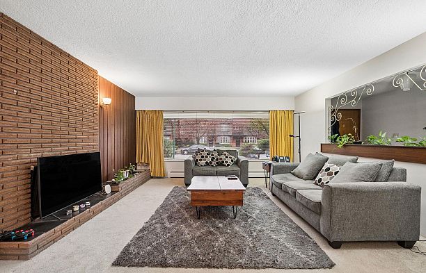 5606 Willow Street Cambie