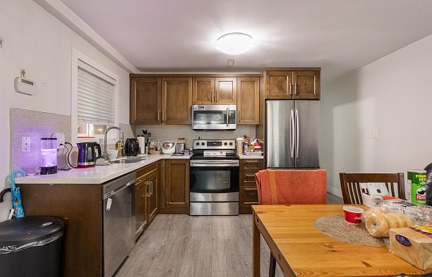 6360 Sophia Street Main